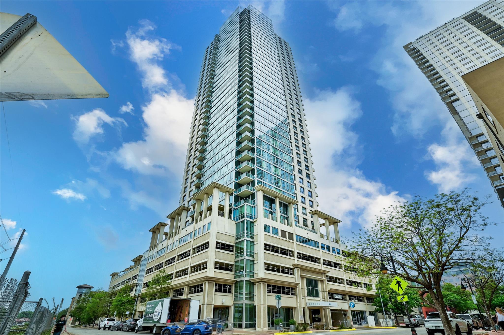 300 Bowie St #902, Austin, TX 78703