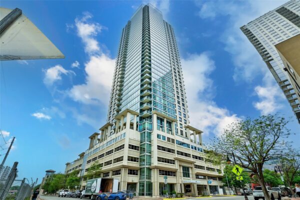 300 Bowie St #902, Austin