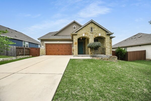 112 Pauline Cv, Kyle