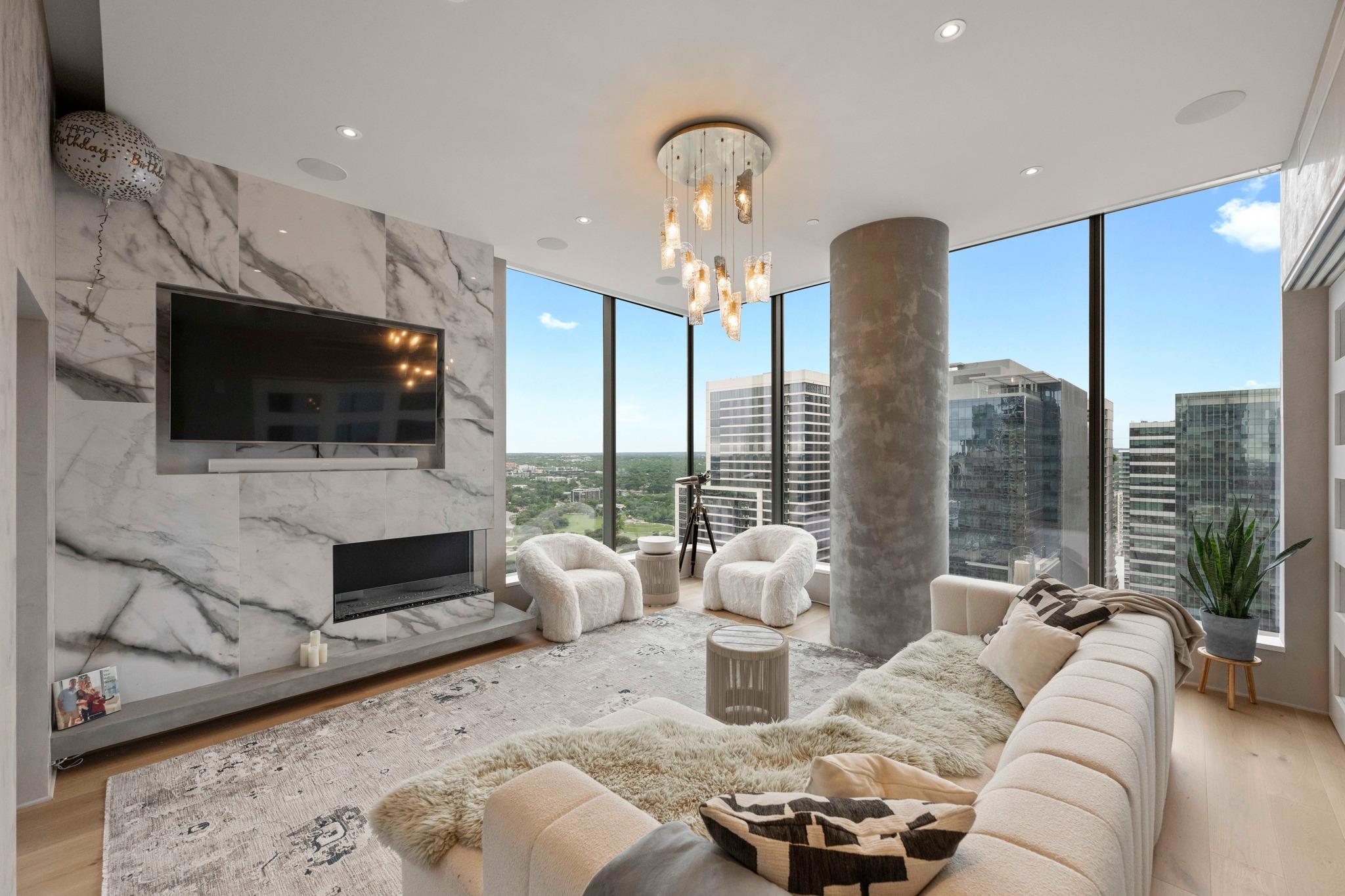 210 Lavaca St #2706, Austin, TX 78701