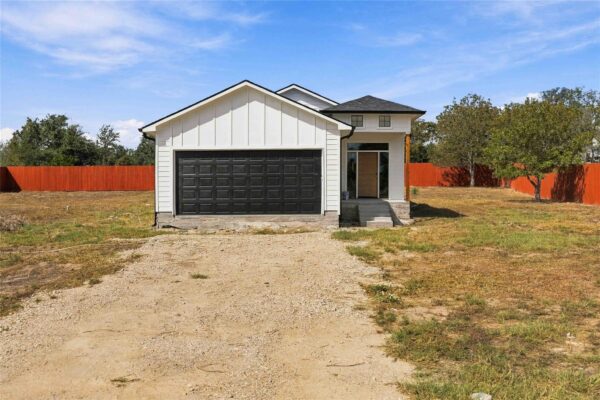 133 Esperanza Dr, Bastrop
