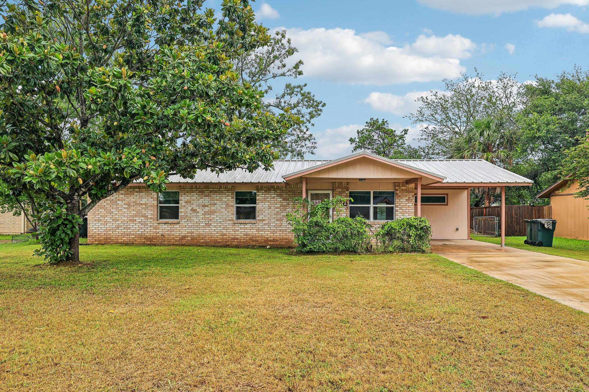 410 Magnolia St, Bastrop, TX 78602