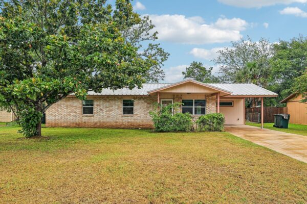 410 Magnolia St, Bastrop