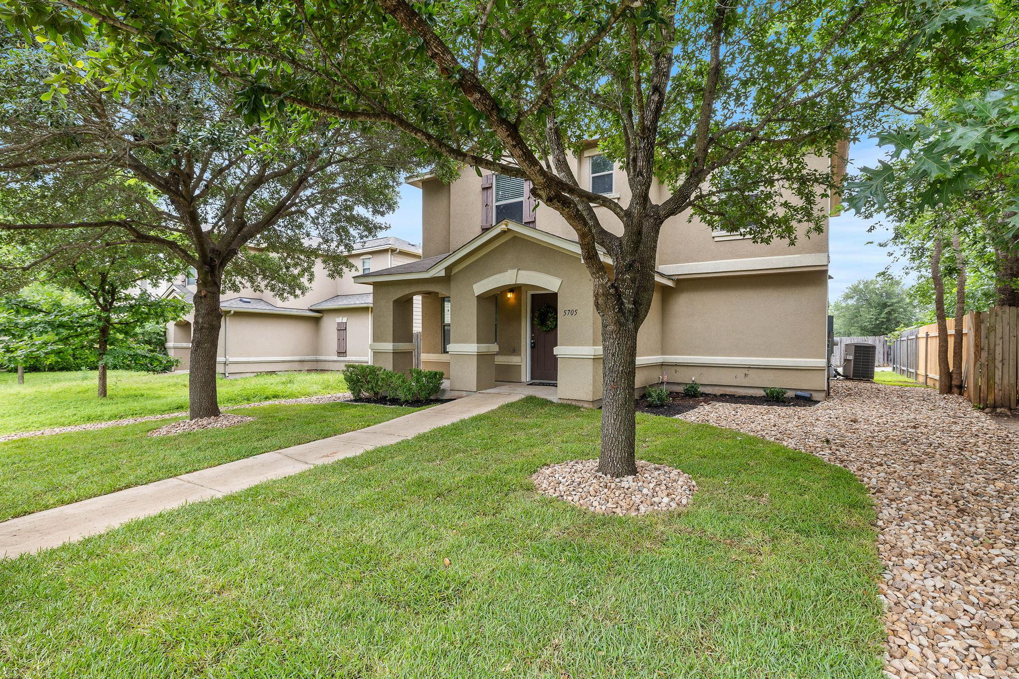 5705 Viewpoint Dr, Austin, TX 78744