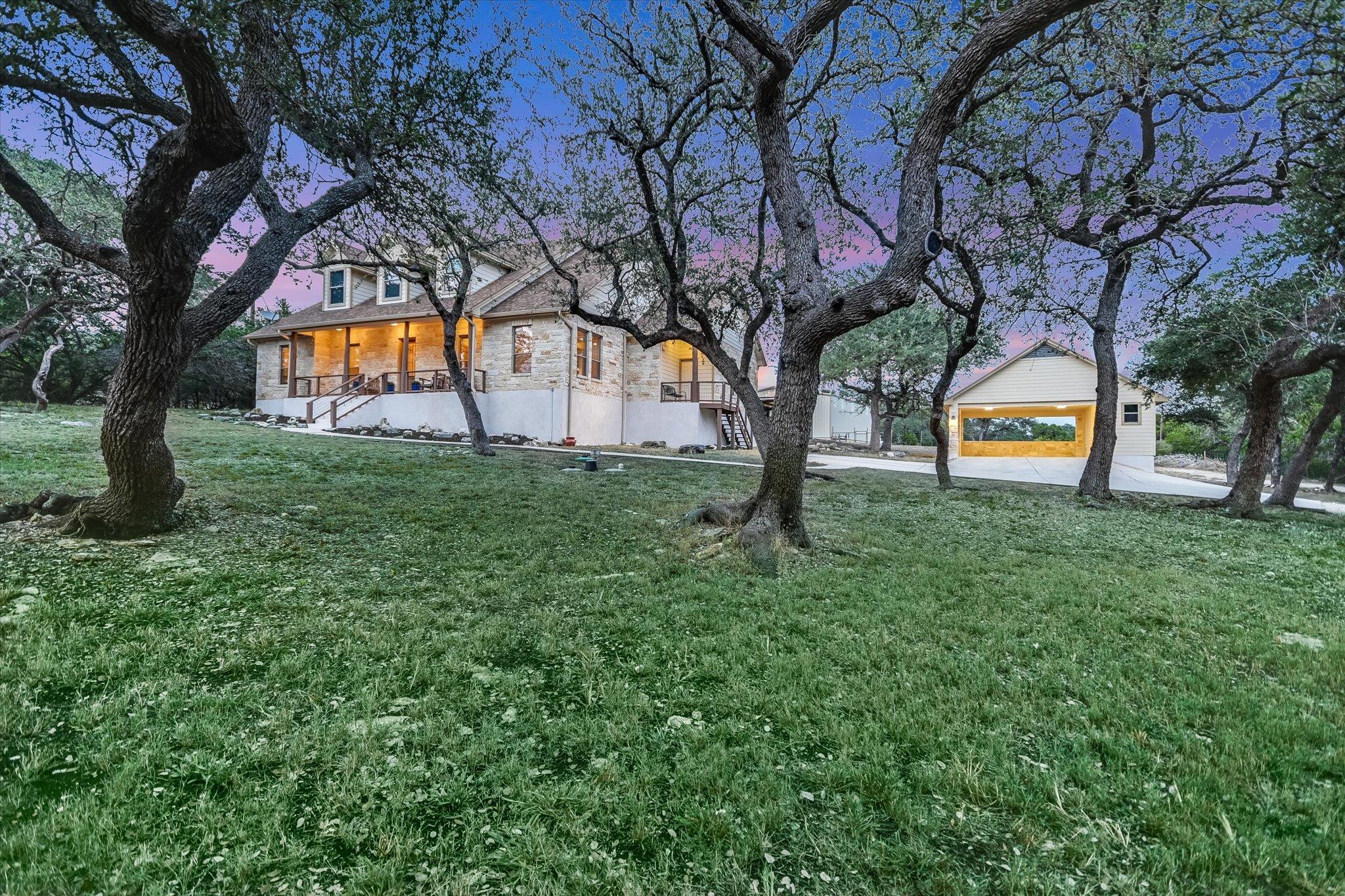 420 MISSION Trl, Wimberley, TX 78676