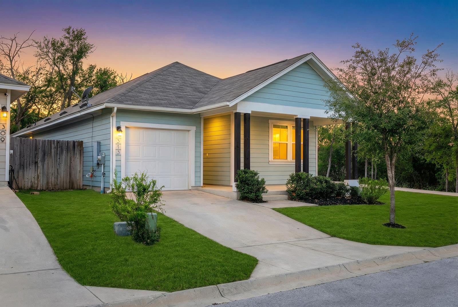 313 Michaelis Dr, Leander