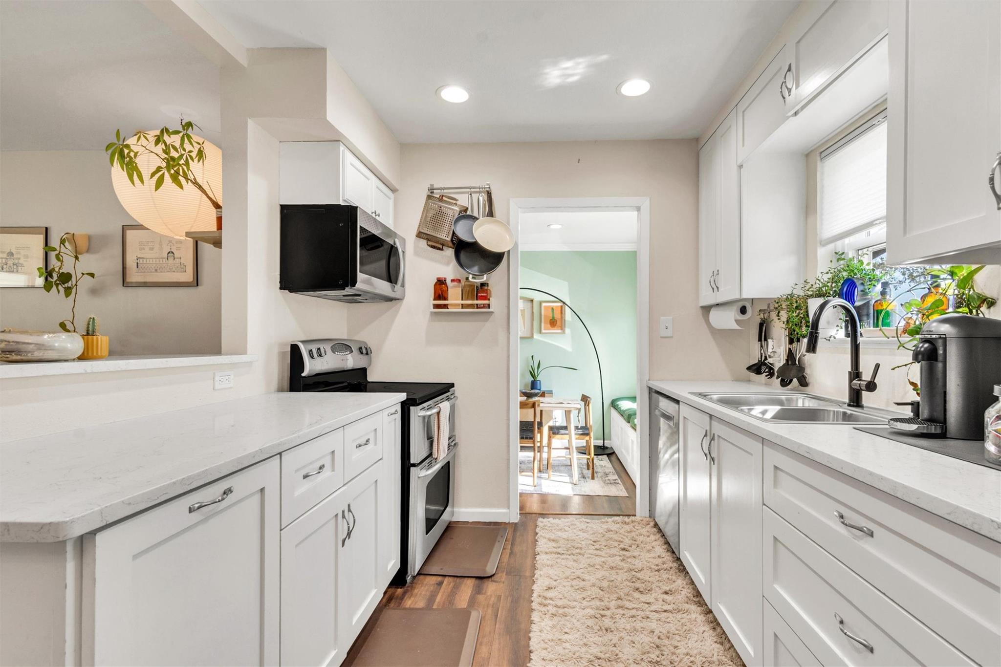8800 Redfield Ln, Austin