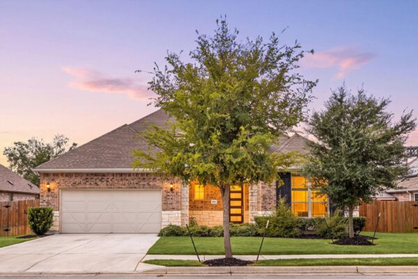 602 Pulitzer Dr, Hutto