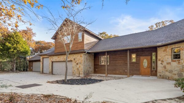 315 Arbors Cir, Elgin