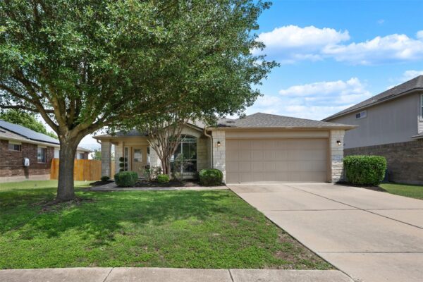 1304 Hensley Dr, Leander