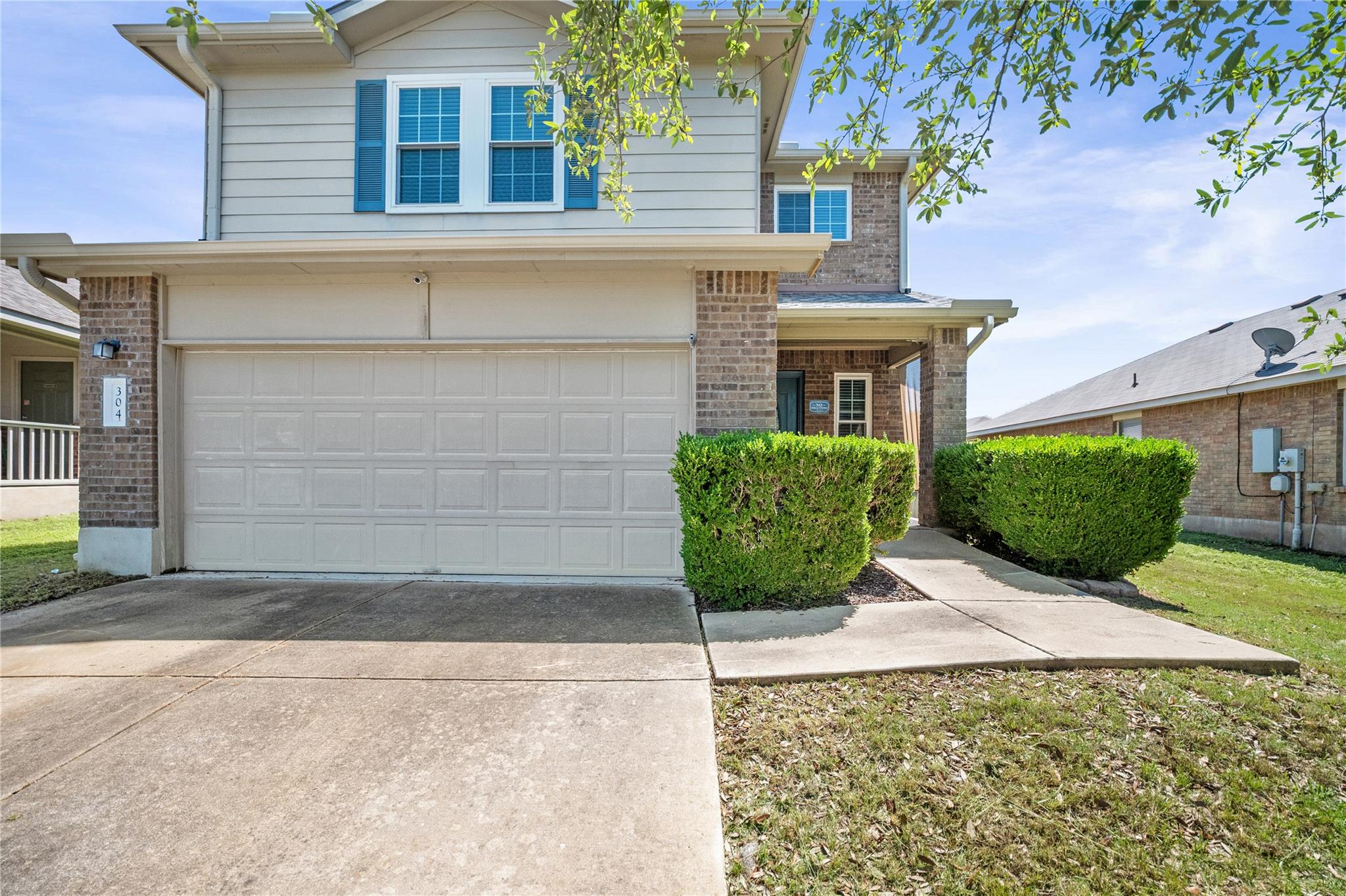 304 Kingfisher Ln, Leander