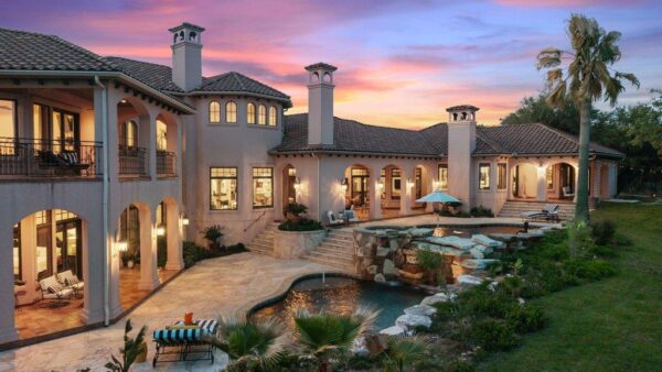 104 S Angel Light Dr, Spicewood