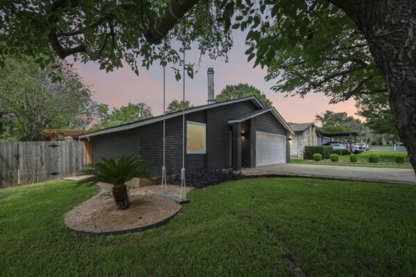 3216 Plantation Rd, Austin