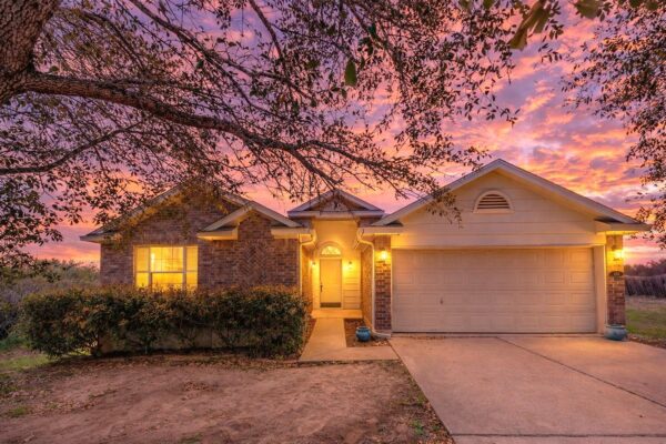 223 Martin Crossing Dr, Cedar Creek