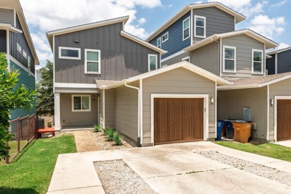 2009 Sager Dr #270C, Austin