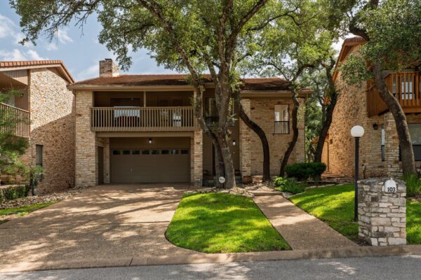 103 Crescent Blf, Lakeway