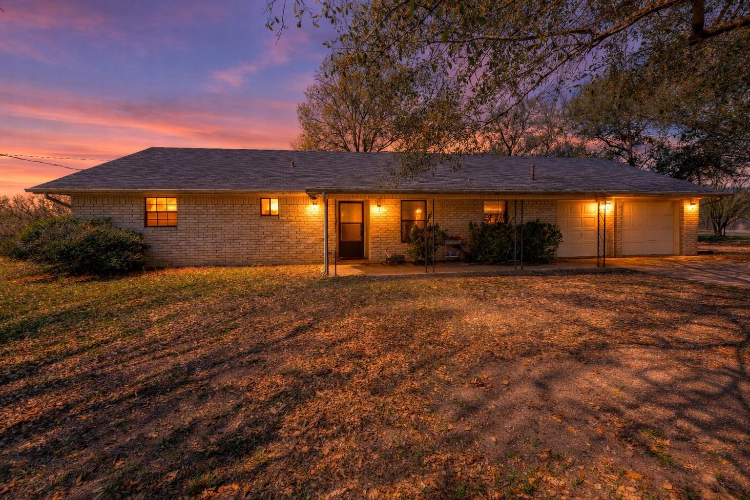 182 Norma Jean Blvd, Smithville, TX 78957