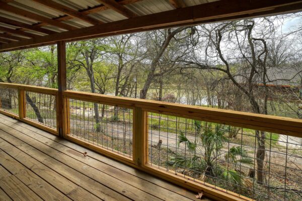 243 Riverwood Dr, Bastrop