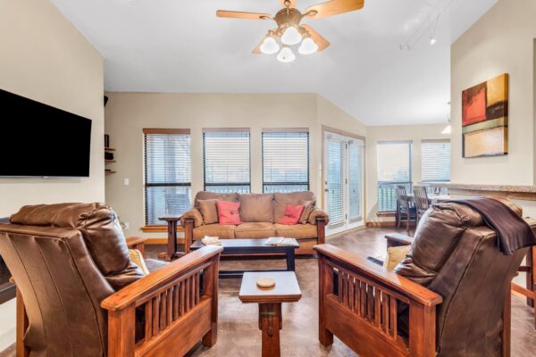 1406 Windsor Rd #305, Austin