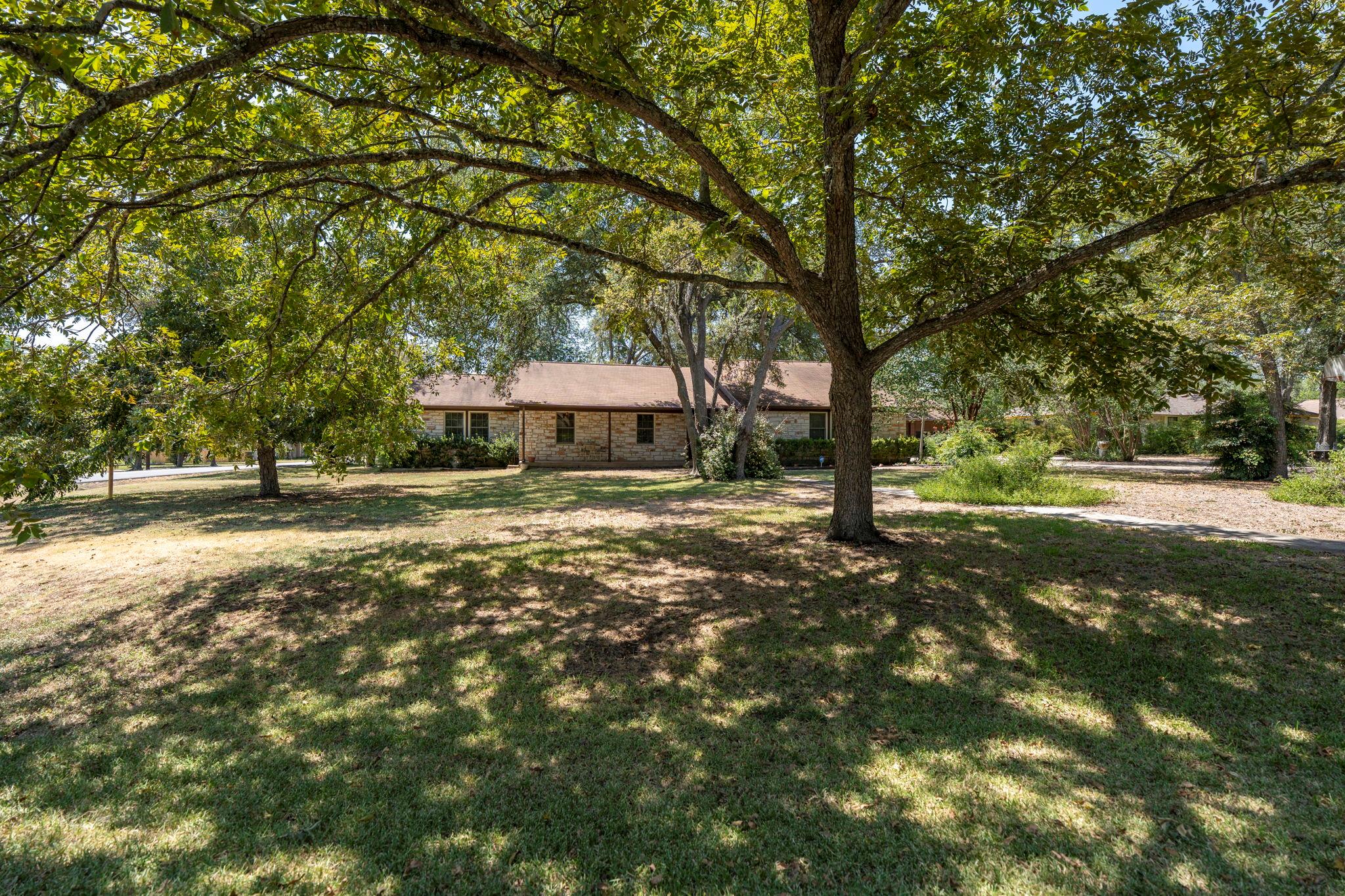 315 Caracara Dr, Buda, TX 78610