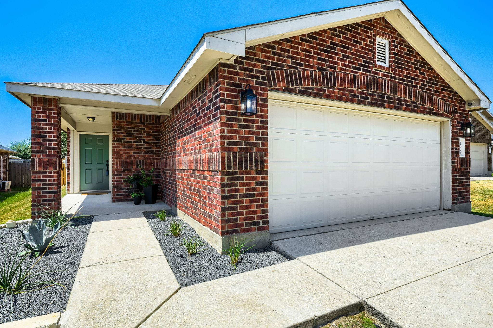 137 Pine Arbol None, Buda, TX 78610