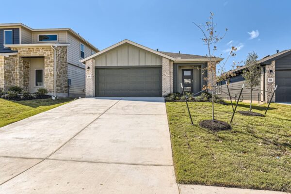 508 Gladiola Loop, Kyle