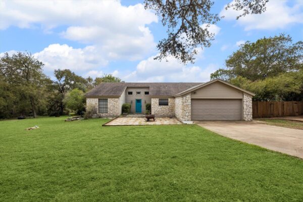 2307 Sparrow Dr, Manchaca
