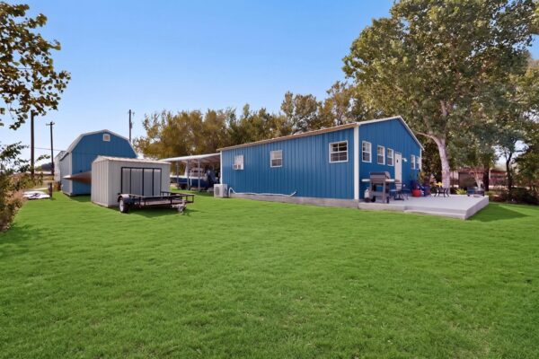 224 Old Coach Ln, Elgin