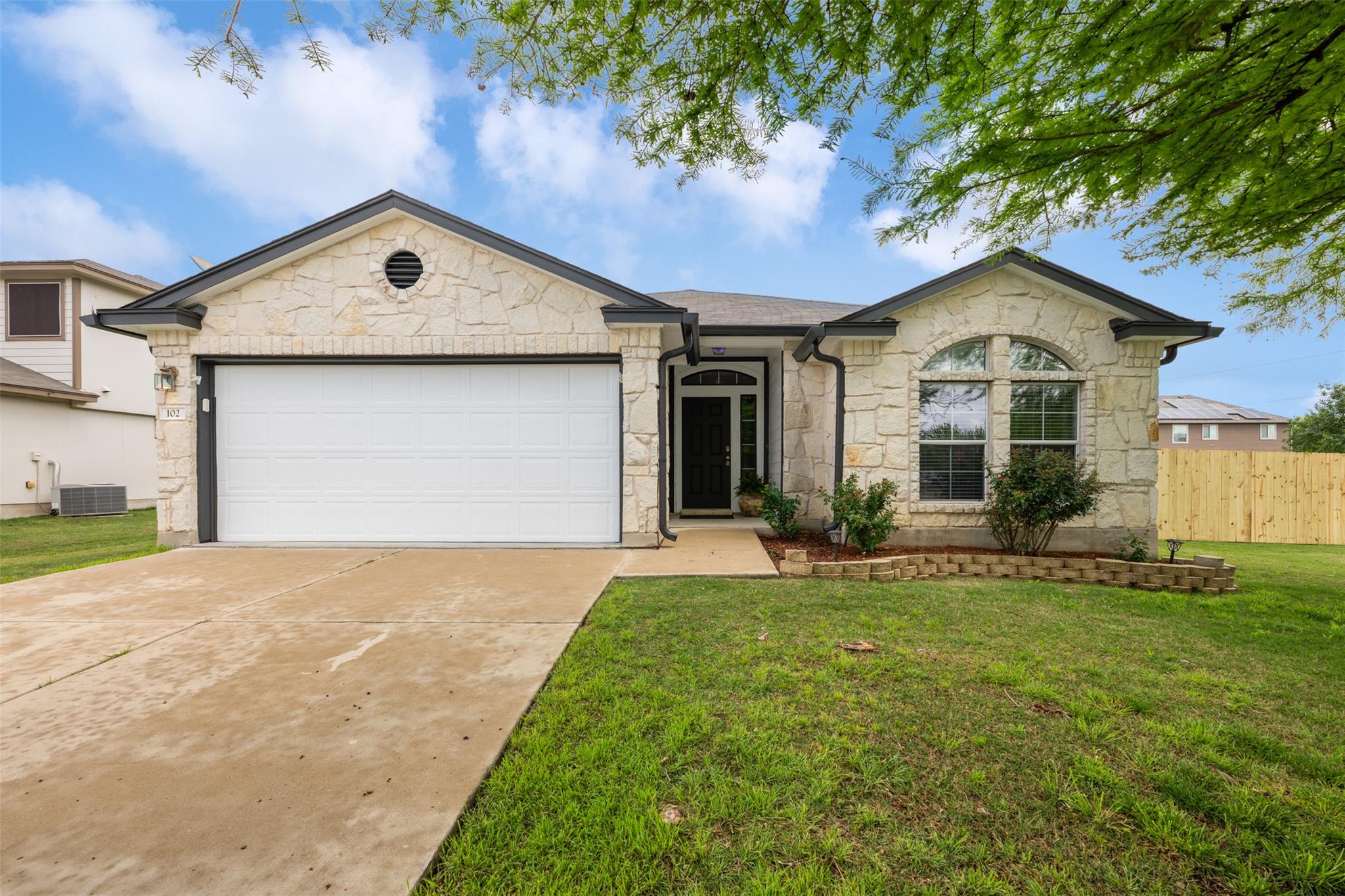 102 Anderson St, Hutto