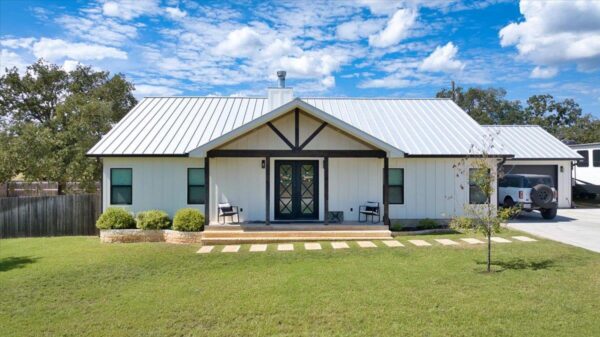 3411 Concho Trl, Kingsland