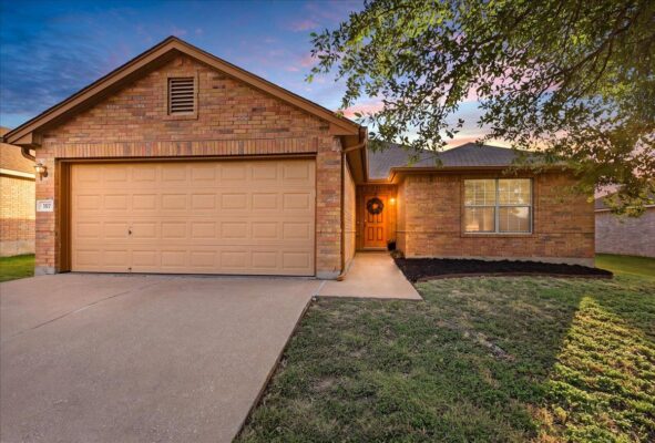 107 Fossil Trl, Leander