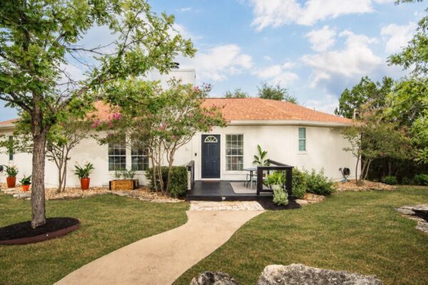 21900 Moulin Dr, Spicewood