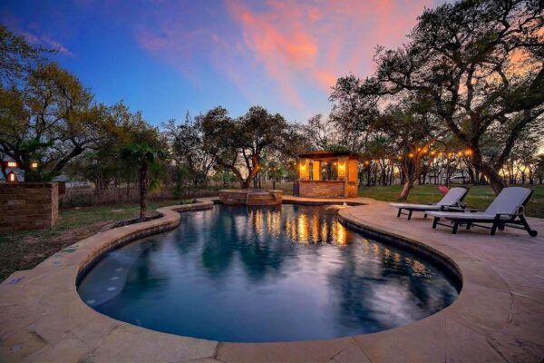 301 Medlin Creek Loop, Dripping Springs