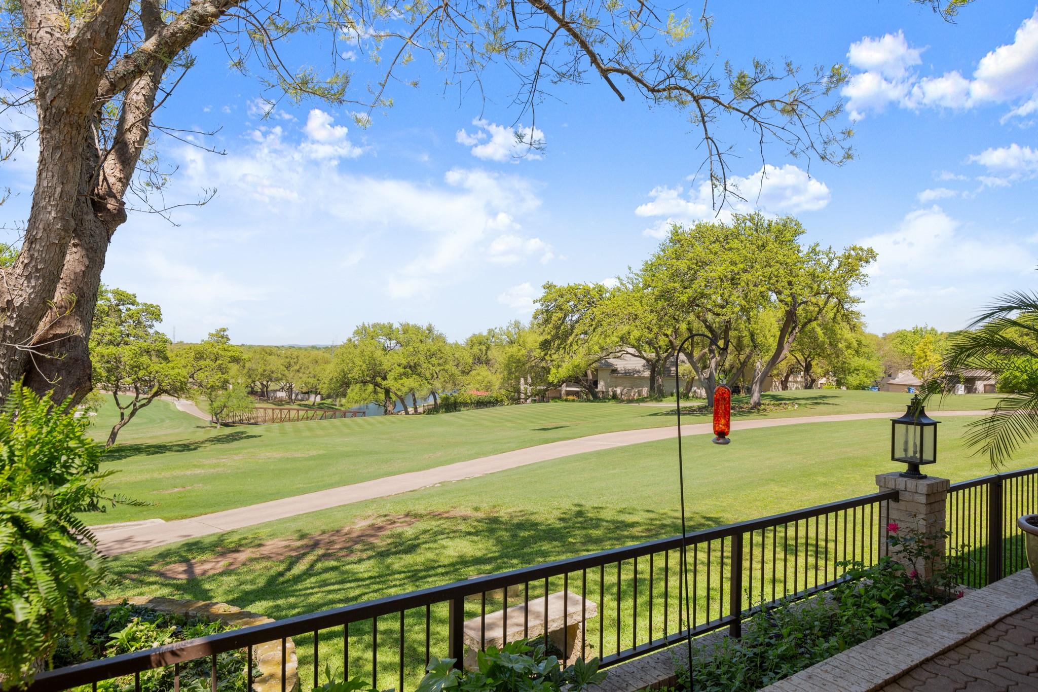 6 Links Ct, Lakeway, TX 78738