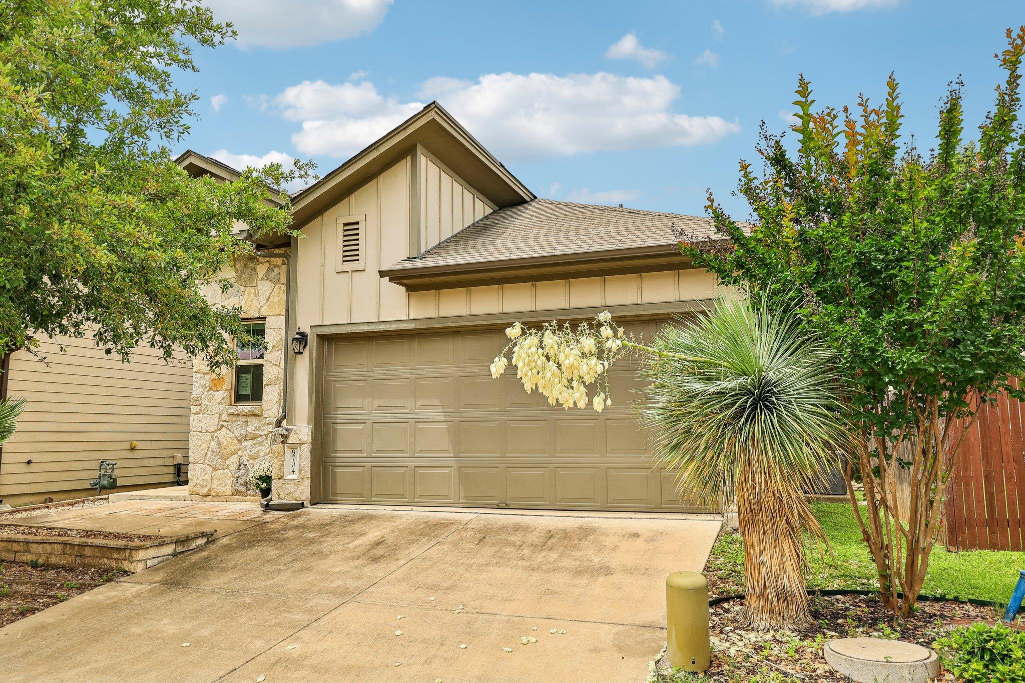 9704 Tall Tree Ln #131, Austin
