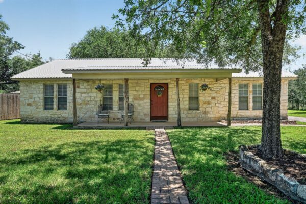 629 Birch Ln, Cottonwood Shores