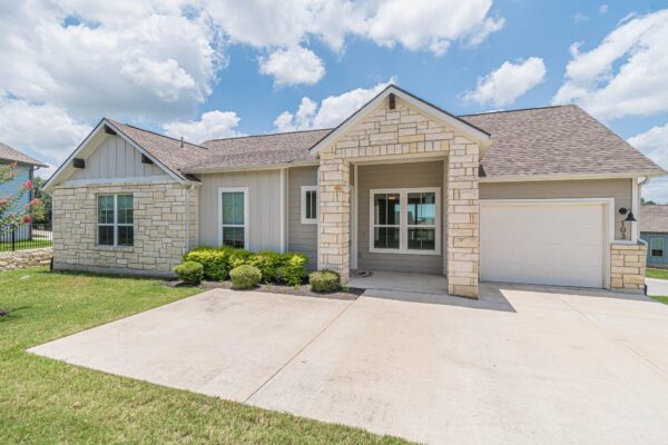 116 Mulligan Dr #103, San Marcos