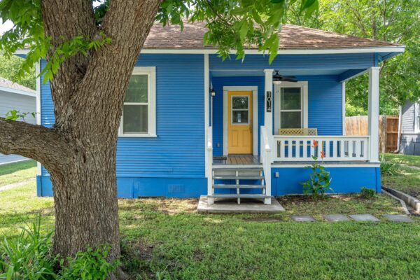 1014 W 6th St, Taylor