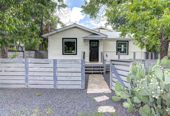 2200 E 14th St, Austin