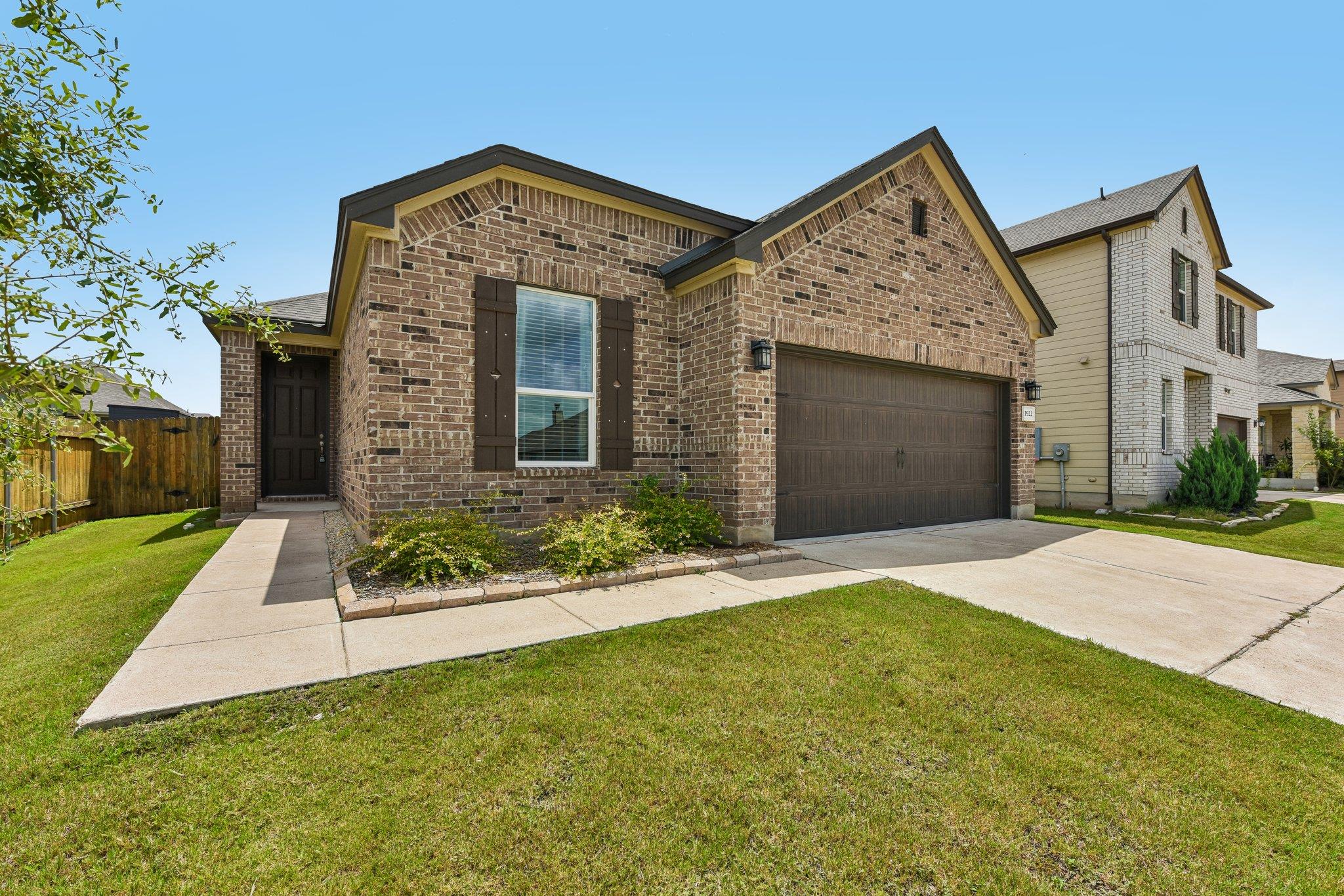 1922 Dragonfly Loop, Bastrop, TX 78602
