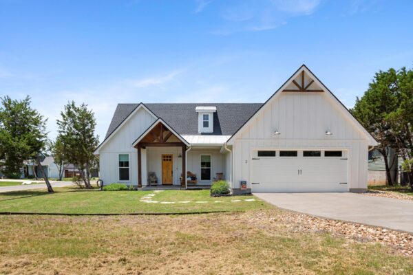 2 Senisa Ln, Wimberley