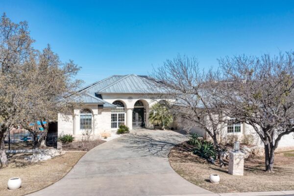 303 Left Ln, Horseshoe Bay