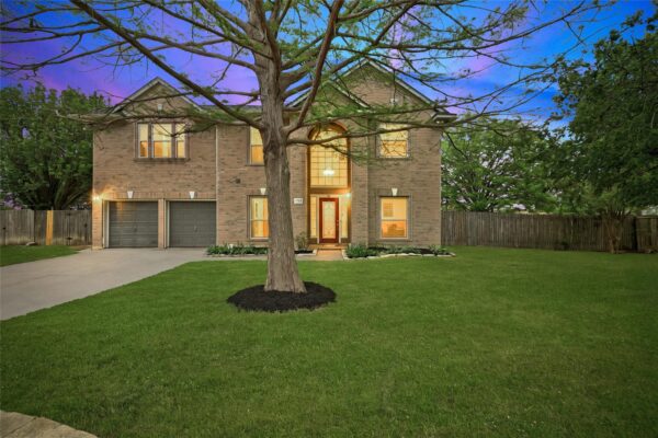 708 Holly Ct, Pflugerville