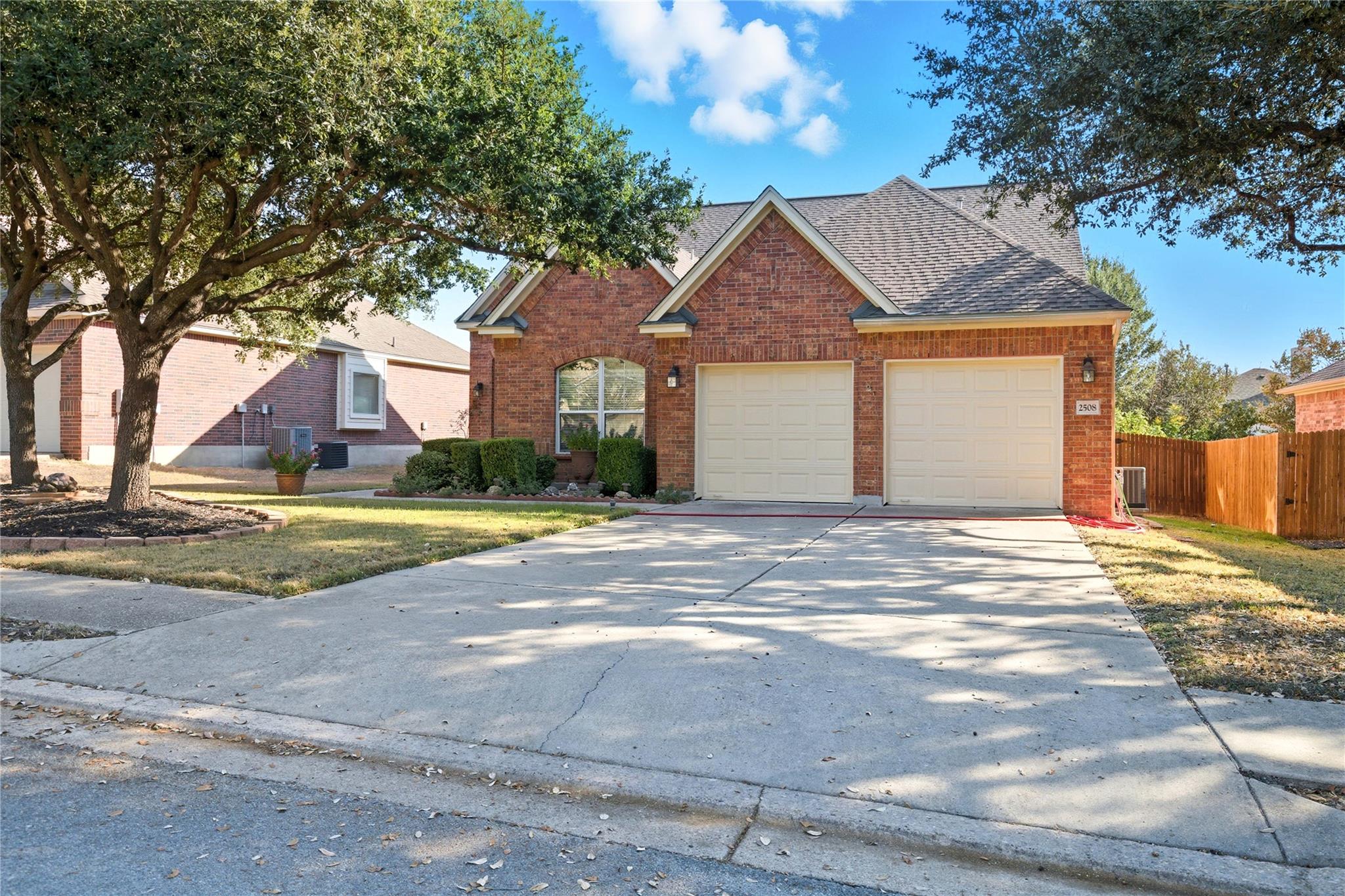 2508 Tumbling River Dr, Leander