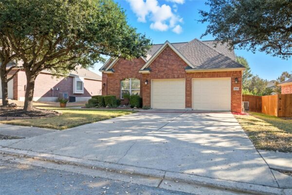 2508 Tumbling River Dr, Leander