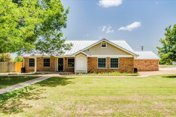 301 Verbena Dr, Kyle