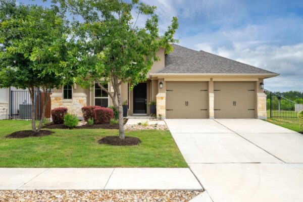 321 La Grotta Ln, Georgetown