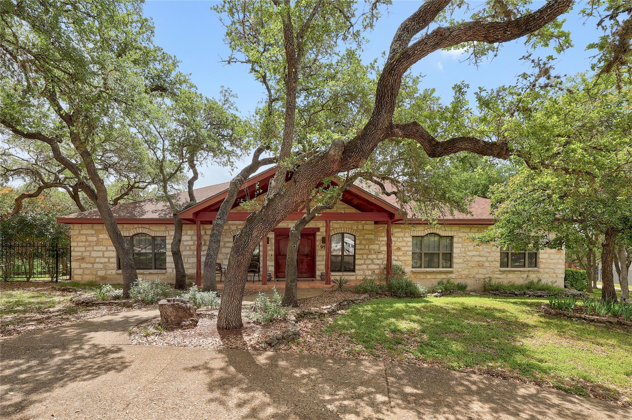 95 Augusta Dr, Wimberley, TX 78676