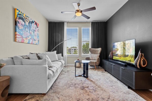 1900 Barton Springs Rd #5027, Austin