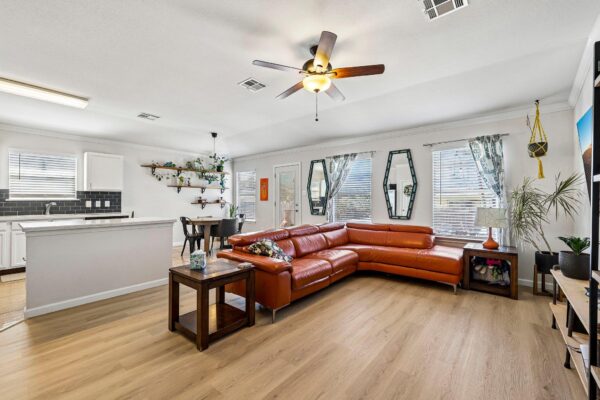 611 Decker Dr, Hutto